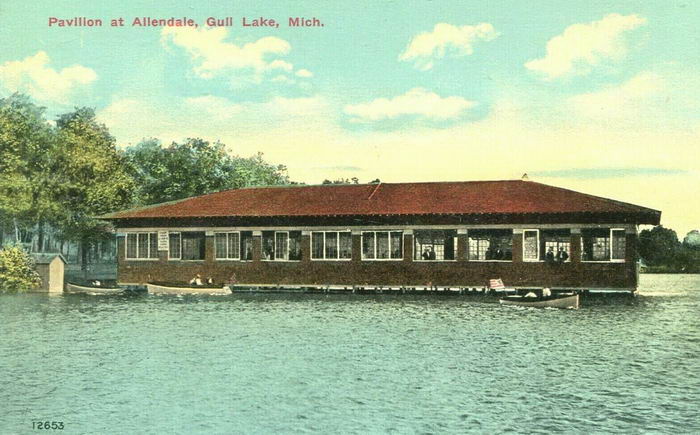 Gull Lake Dance Pavillion - Old Postcard View Of Gull Lake Pavillion (newer photo)